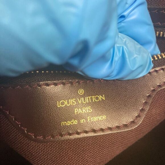 AUTHENTIC LOUIS VUITTON Crossbody Taiga Yaranga Satchel Purple Approx 9X4X10.5 - Picture 11 of 12